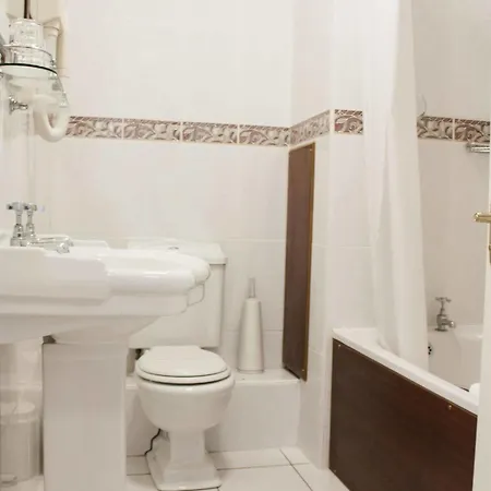 Hotel Rhu Glenn 3*